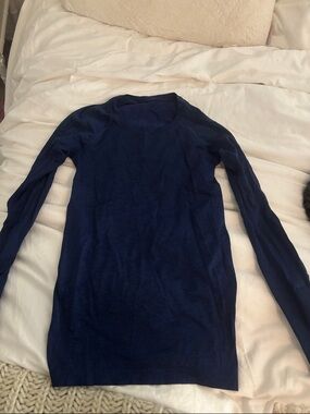 lululemon athletica Navy Long Sleeve swiftly tech